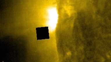 utoci-na-nase-slunce-ufo1[1].jpg